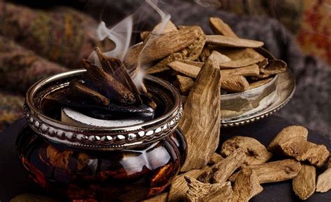 what is oud in fragrance.